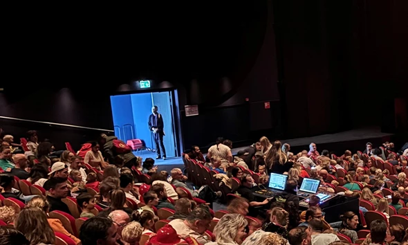 Volle Zaal 3 WEB Vierkant